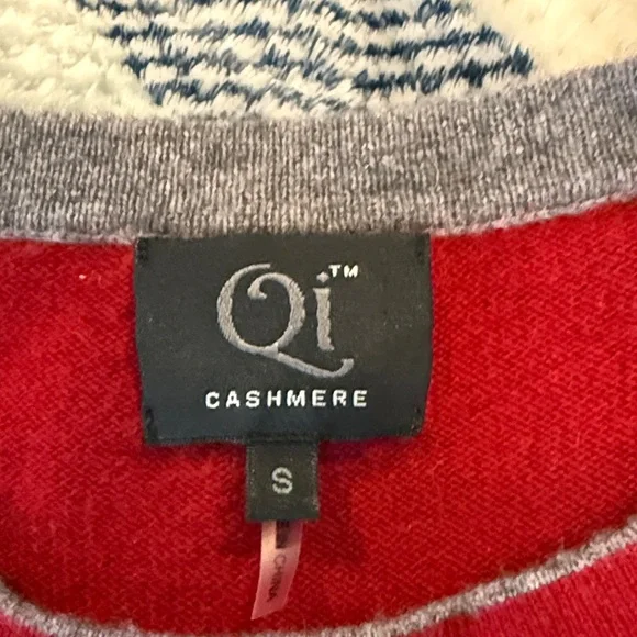 ✨ Qi Cashmere Pure Cashmere Sweater – Red with Gray Trim – Size S – MSRP $250